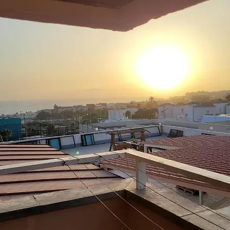 Seaview And Sunset 阿德耶
